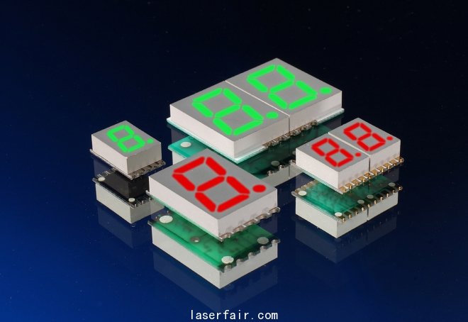 QuasarBrite七段數字 LED 顯示器